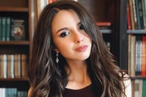 Mê mẩn ngắm nữ cảnh sát Nga xinh đẹp giỏi cưỡi ngựa