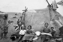 Cuộc sống của thổ dân Inuit ở Canada 100 năm qua