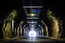 Đột nhập hầm trú ẩn hạt nhân "khủng" của Hạ viện Mỹ