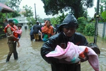 Khủng khiếp mưa lũ tại Ấn Độ, hơn 100 người chết