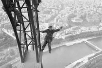 12 sự thật bất ngờ về Tháp Eiffel nổi tiếng ở Paris