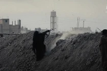 Tuyệt vọng, IS “tung” cả phụ nữ trẻ em ra chiến trường Baghouz