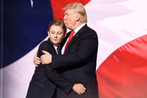 Cuộc sống vương giả của các cậu ấm cô chiêu trên thế giới