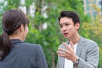 Chồng cũ tặng sổ đỏ mừng sinh nhật con, nhưng nghe yêu cầu sau đó, tôi đuổi thẳng khỏi nhà