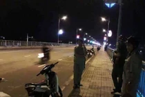 Sau trận chung kết AFF Cup, người đàn ông nhảy cầu Hóa An 