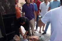 Nữ sinh lao xe máy tóm gọn tên cướp giữa phố