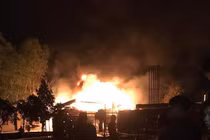 Cháy xe bồn tiếp nhiên liệu tại cây xăng, 2 người bỏng nặng