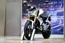 Naked-bike giá rẻ BMW G310R sắp về VN có gì?