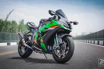 Siêu môtô Kawasaki ZX-10R độ “cá mập xanh” siêu dữ