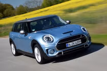 Cận cảnh MINI Clubman ALL4 dẫn động 4 bánh giá 596 triệu