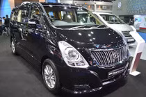 Xe minivan Hyundai Grand Starex tiền tỷ “đấu” Kia Sedona