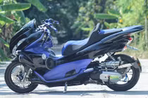 Xe tay ga Honda PCX độ maxi scooter với dàn loa “khủng“