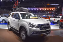 “Đấu” Ford Ranger, Nissan có Navara Black Edition giá 518 triệu