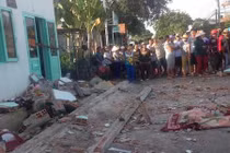 Vụ ban công sập đè chết 3 người: “Họ không kịp la hét gì”