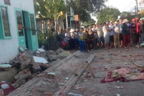 Vụ ban công sập đè chết 3 người: “Họ không kịp la hét gì”