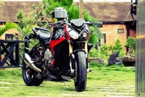 Biker Sài Gòn chi trăm triệu độ BMW S1000R chơi Tết