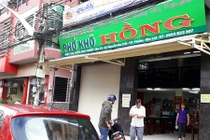 Thực hư chuyện nhân viên quán phở khiêng cụ bà bán rong vứt ra đường