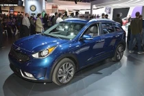 Cận cảnh crossover “xanh” Niro đầu tiên của Kia