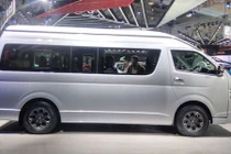 Chi tiết xe khách “sang chảnh” Toyota Hiace Luxury