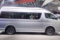 Chi tiết xe khách “sang chảnh” Toyota Hiace Luxury