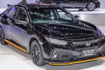 Honda Civic 2017 "chất" hơn với phụ kiện Modulo chính hãng