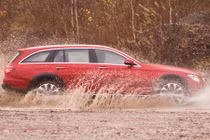 Mercedes E-Class All Terrain "chơi" địa hình cực đỉnh