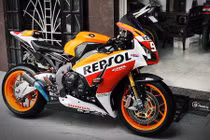 Siêu môtô Honda CBR1000RR SP độ “full đồ chơi” tại Sài Gòn