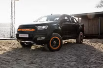 Xe ôtô bán tải Ford Ranger độ offroad đầy “cơ bắp“