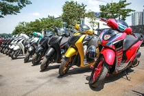 Hàng trăm xe Honda SH phơi nắng 40 độ C tại Hà Nội