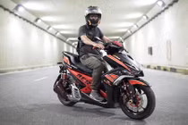 Cận cảnh Yamaha NVX 155 độ "siêu chất" tại Việt Nam