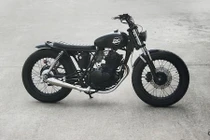 Suzuki GN250 phong cách Brat “nổi loạn” của thợ Hà Nội