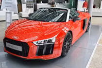 “Chạm mặt” siêu xe Audi R8 Spyder Plus giá 5,2 tỷ
