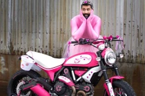 “Chết cười” với Ducati Scrambler bản độ Hello Kitty 