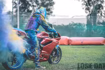 Ducati 899 Panigale "siêu ngầu" cùng stunter Việt