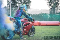 Ducati 899 Panigale "siêu ngầu" cùng stunter Việt