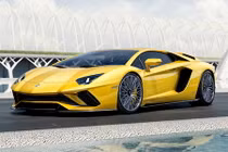 Lamborghini ra mắt Aventador S giá 9,5 tỷ đồng