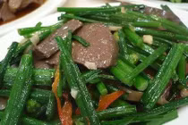 Rau hẹ: Vị thuốc rẻ tiền giúp quý ông sung mãn