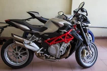 Siêu môtô “hàng độc” MV Agusta Brutale giá 700 triệu tại VN 