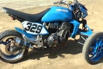 Kawasaki Z1000 “biến hình khủng long” 3 bánh Can-Am