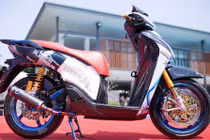 Honda SH độ khủng ở Sài Gòn "khoe hàng" tại Hà Nội