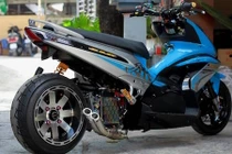 Honda Airblade Thái đời đầu “độ bánh khủng” độc nhất VN