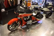 Siêu môtô Victory Magnum bagger giá hơn 1 tỷ tại VN