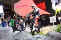 Ngắm “cào cào bay” Montesa Cota của Honda tại VN