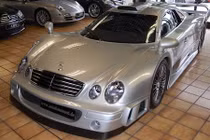 Soi siêu xe Mercedes CLK GTR “khủng nhất" hơn 60 tỷ