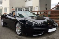 David Beckham rao bán siêu xe Ferrari mui trần tiền tỷ