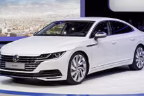 Volkswagen Arteon giá 1,12 tỷ "đấu" Audi A5 Sportback