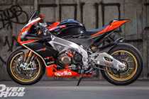 Siêu môtô Aprilia RSV4R “mọc cánh” nhờ đồ chơi khủng
