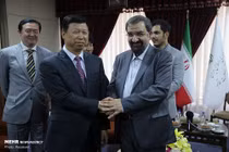 Iran “cầu viện” Trung Quốc để đối phó với Hải quân Anh