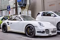 Siêu xe Porsche 911 Turbo “trắng tinh khôi” tại Hà Nội