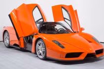 Siêu xe Ferrari Enzo màu cam độc nhất “chốt giá” 84 tỷ